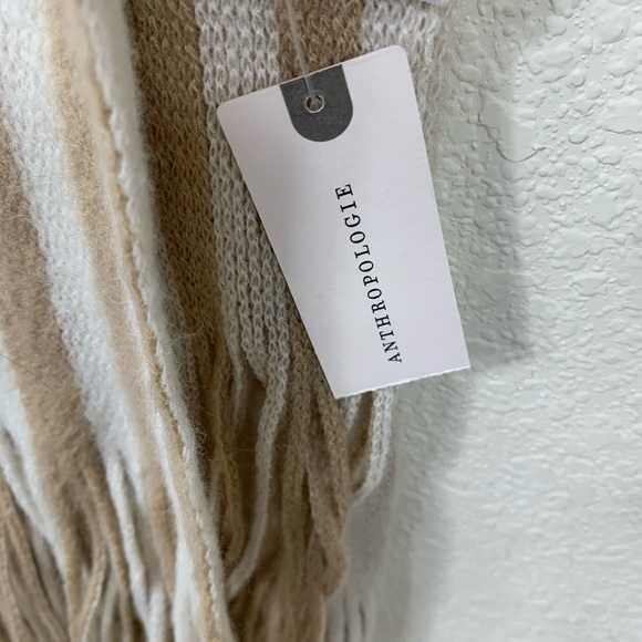 Anthropologie Fringe Wrap Scarf – NWT – One Size – Tan/White - Picture 2 of 4